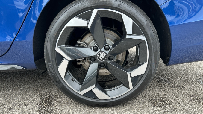 Skoda Superb 1.5 TSI e-TEC Sportline 5dr DSG Petrol Hatchback - Image 60